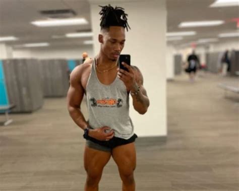 Dreamybull is a porn star who started posting NSFW content on Twitter in April 2020. He has his own website where he posts content but makes most of his money livestreaming on Chaturbate. He's a Black male with dreads who, within his videos, masturbates in his home, room and car.